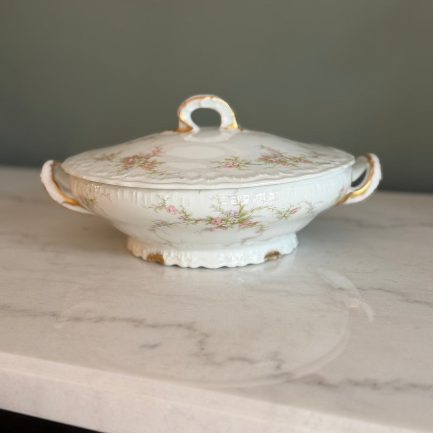 Antique Theodore Haviland Covered Round Vegetable Dish Schleiger 318