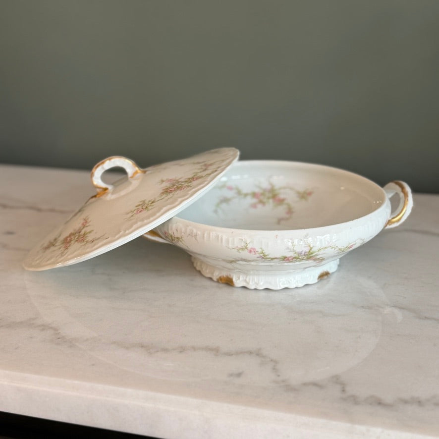 Antique Theodore Haviland Covered Round Vegetable Dish Schleiger 318