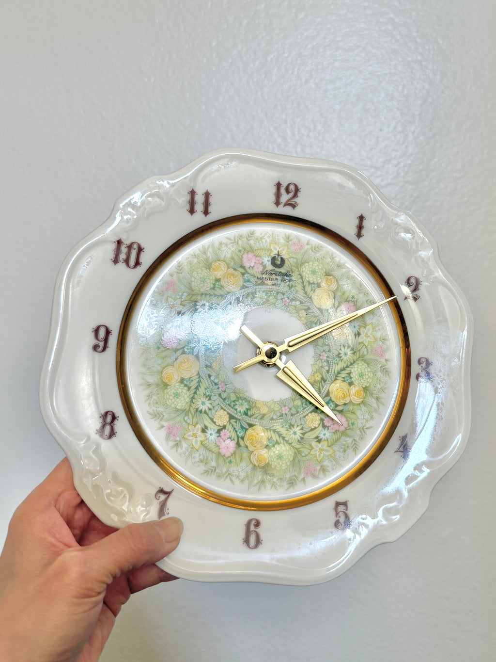 Noritake Master Work Porcelain Floral Wall Clock Quartz Battery Operated WORKS